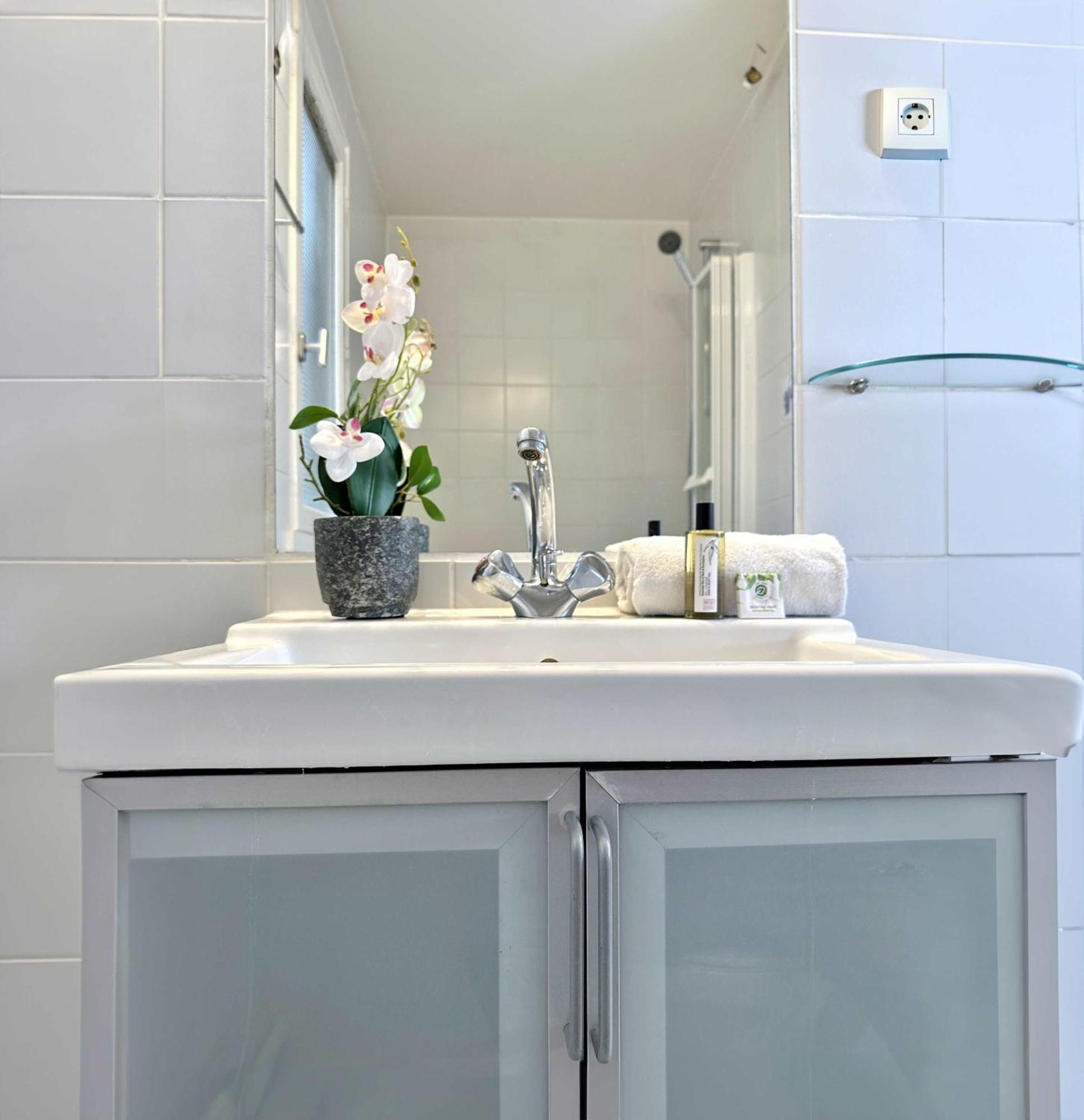 Beautiful Calm Studio In Le Marais باريس المظهر الخارجي الصورة